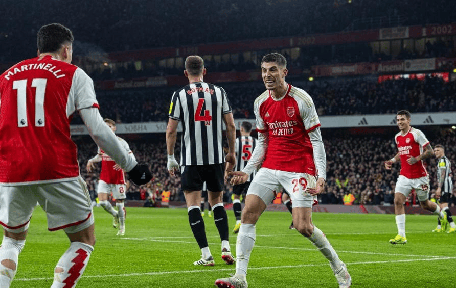 开云体育-英超关键时刻再迎强敌；法兰克福内部沟通；主帅态度：质疑声仍在；年轻球员得到机会的简单介绍